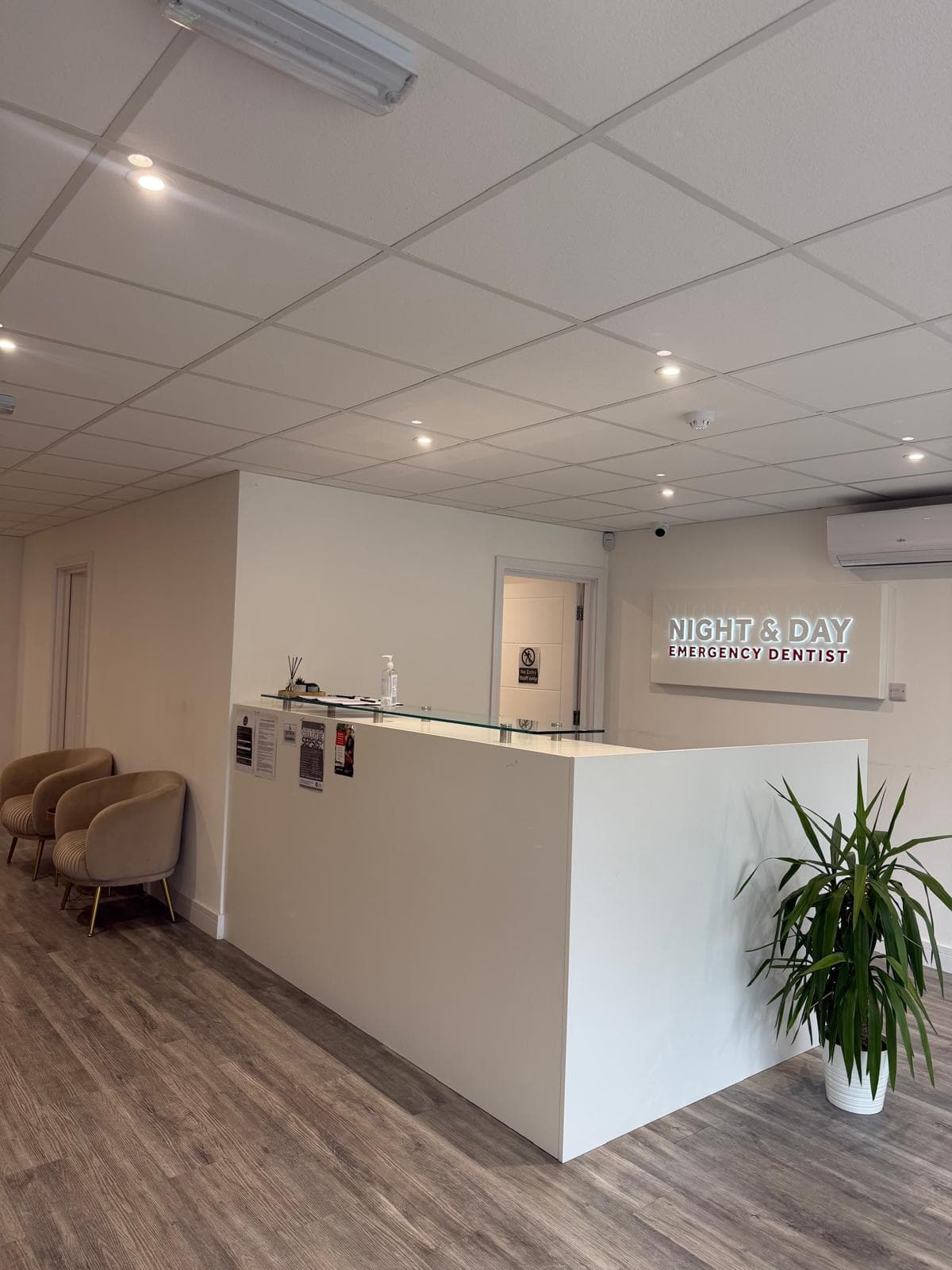 Night & Day emergency dental clinic on Anlaby Road in Hull